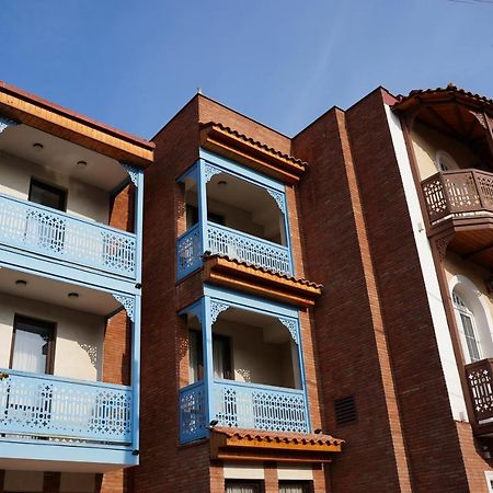 Hotel Embassy Tiflis Exterior foto