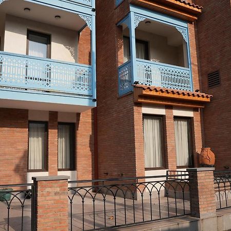 Hotel Embassy Tiflis Exterior foto