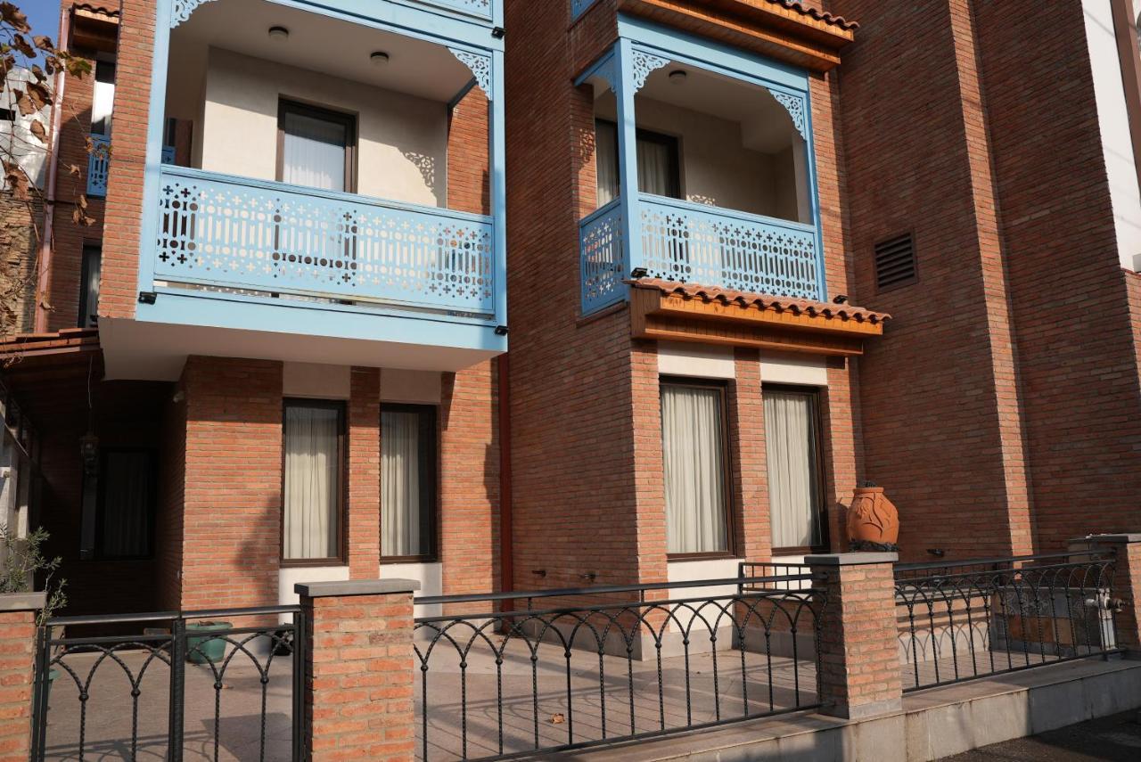 Hotel Embassy Tiflis Exterior foto