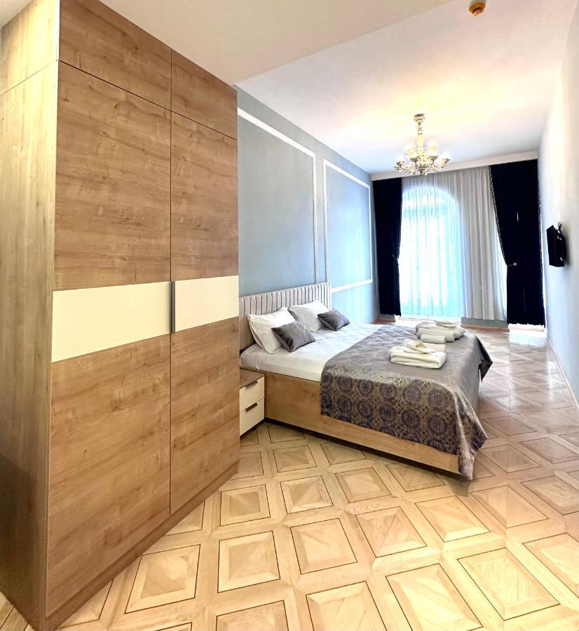 Hotel Embassy Tiflis Exterior foto