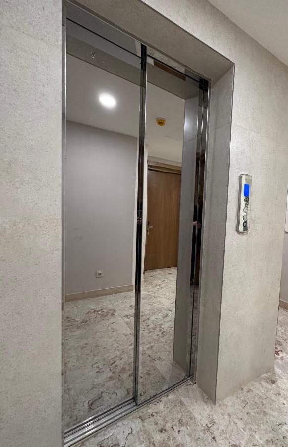 Hotel Embassy Tiflis Exterior foto