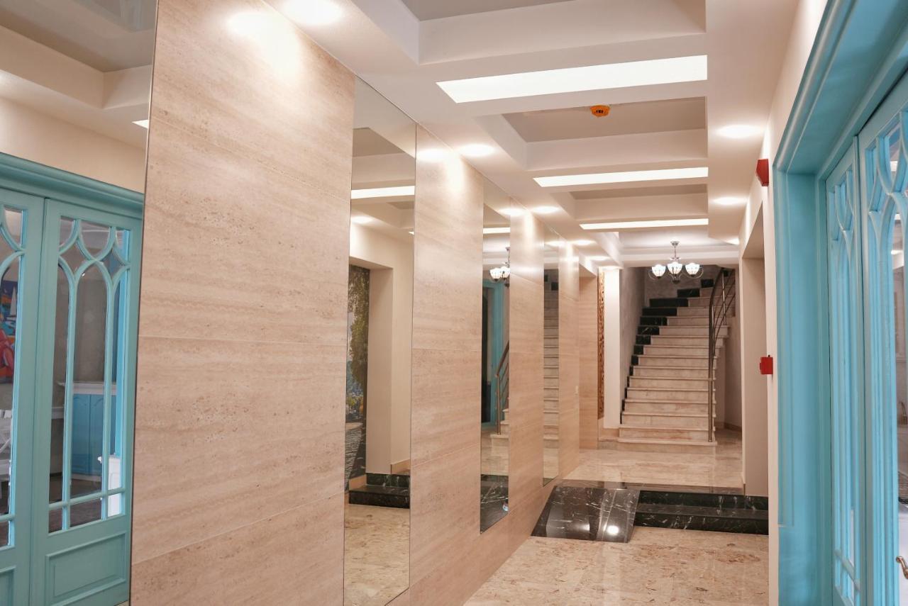 Hotel Embassy Tiflis Exterior foto